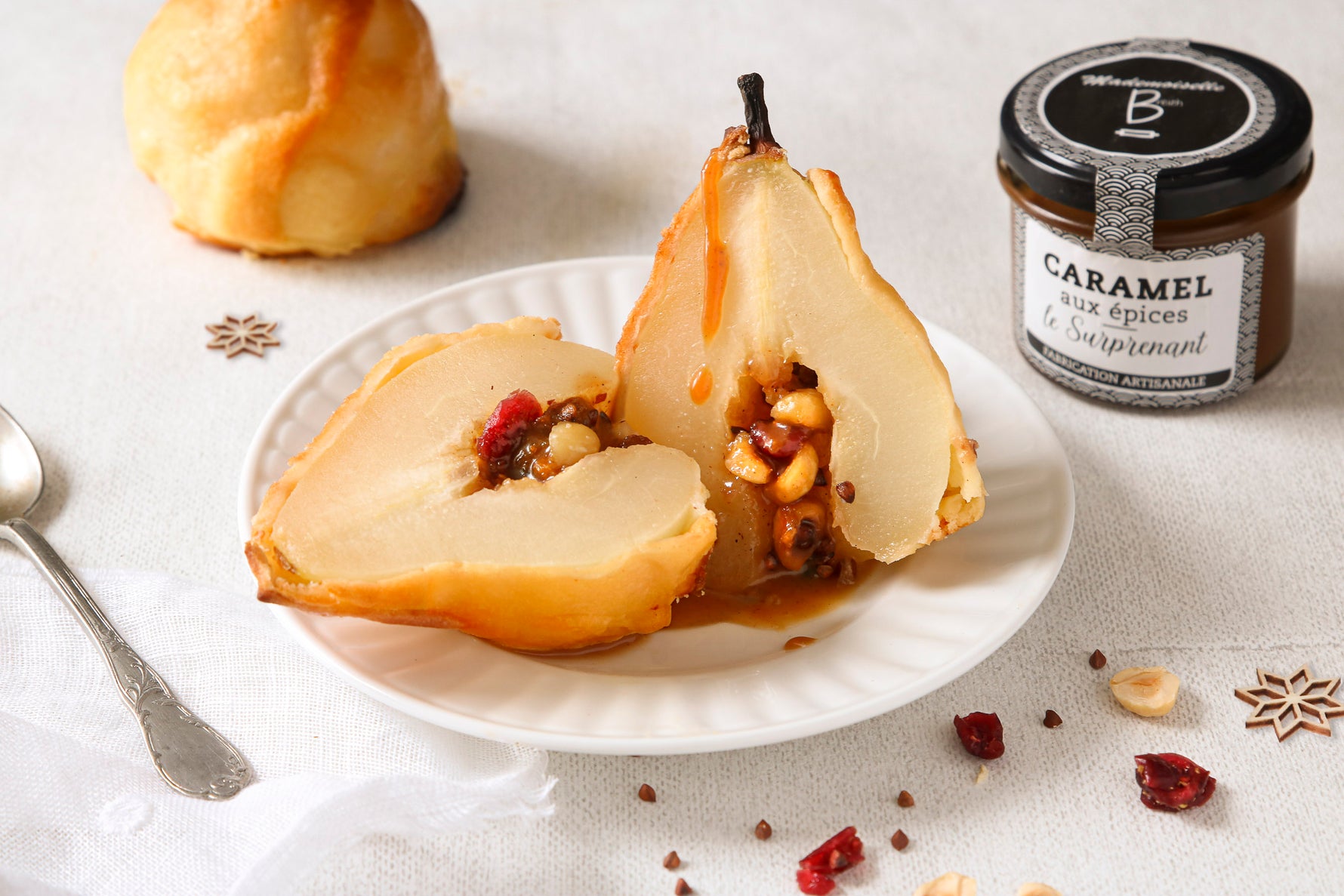 Poire pochée au caramel aux épices