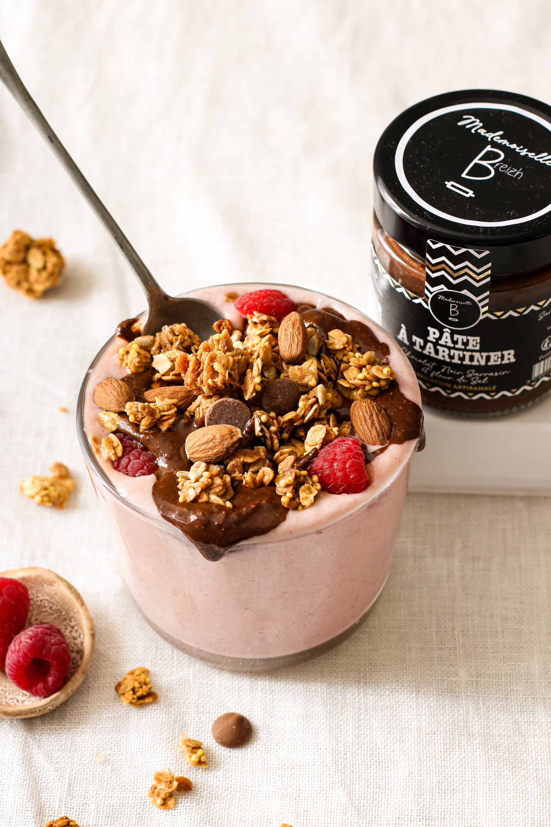 Le Smoothie Bowl Banane, amandes & framboises