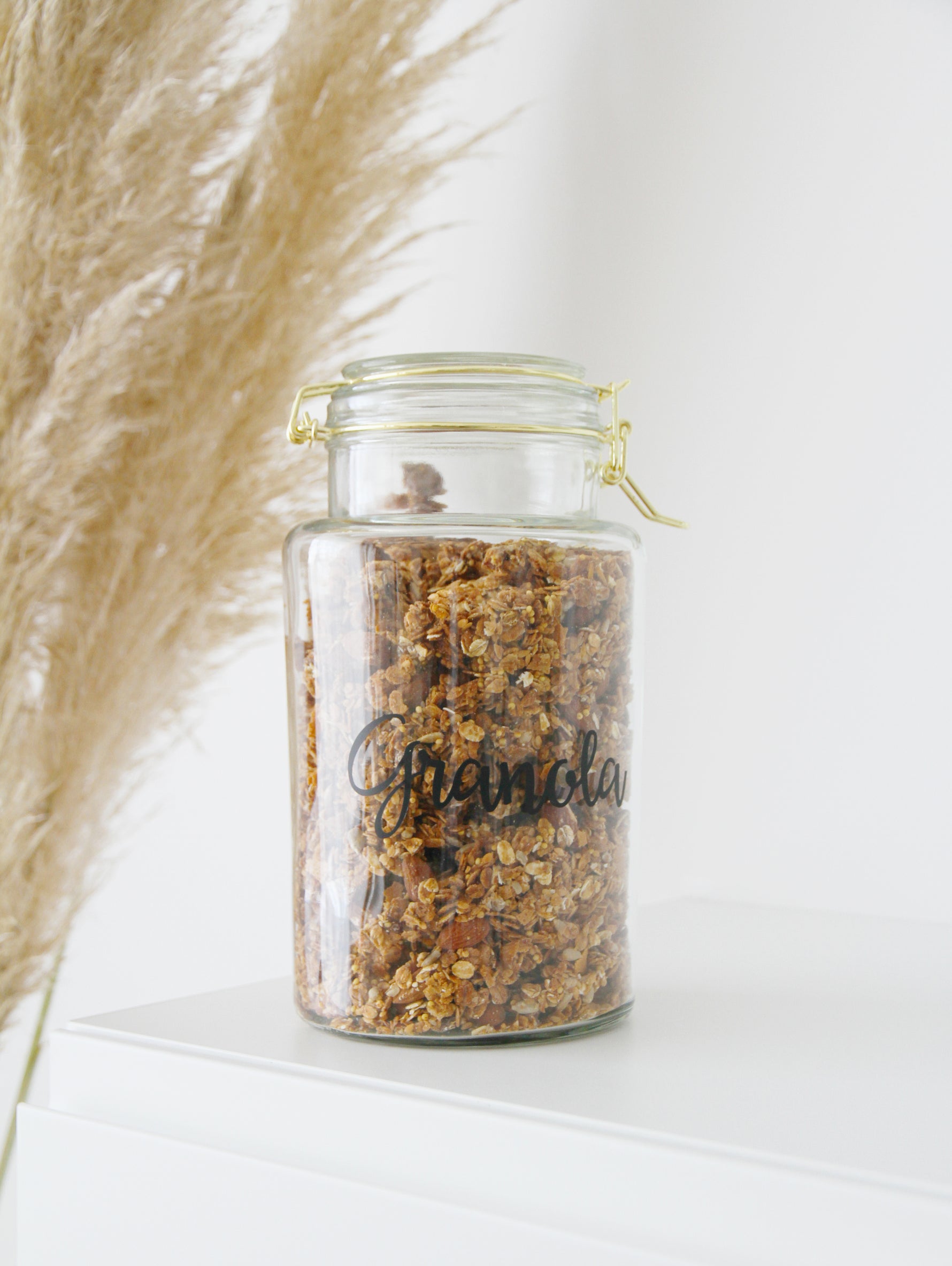 Granola/chocolat/caramel au beurre salé/ petit-dejeuner breotn/ Idée petit dej/ Breton / Bretagne/ Vannes/ artisanale/ Granola fait maison/ Idée de recette/ Graine/Pepite de chocolat 