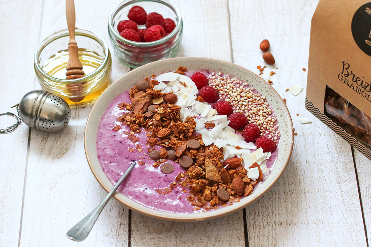 Granola/chocolat/caramel au beurre salé/ petit-dejeuner breotn/ Idée petit dej/ Breton / Bretagne/ Vannes/ artisanale/ Granola fait maison/ Idée de recette/ Graine/Pepite de chocolat 